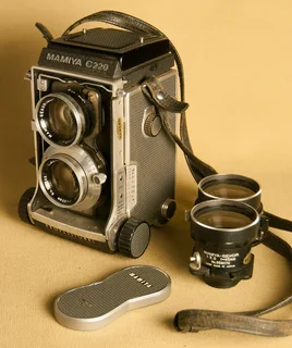 Mint condition Mamiya C220 Professional. Standard 105mm &#43; wide angle 65mm lenses