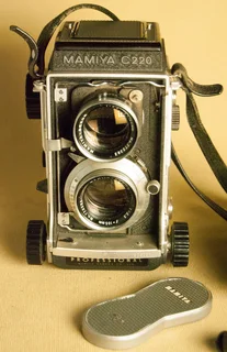 Mint condition Mamiya C220 Professional. Standard 105mm &#43; wide angle 65mm lenses