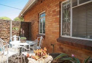 Save and secure Garden Cottage for one near Emmarentia Dam