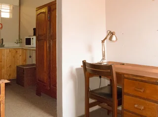 Save and secure Garden Cottage for one near Emmarentia Dam