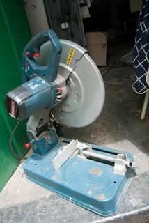 Excellent condition hardly used Transarc Mig welder160p and Bosh cutoff saw GCO 2000