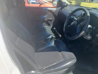 2015 Isuzu Kb 250 lwb leed