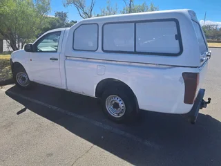 2015 Isuzu Kb 250 lwb leed