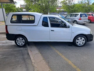 2011 Nissan Np200 1600