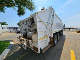 White Compactor trucks sale
