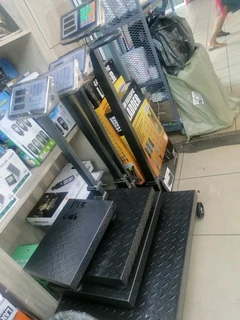 I'm selling electronic scales from