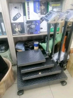 Im selling the eletronic and rechargeble scales from