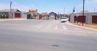 3bed 1 bath house for sale at Kyasands Randburg