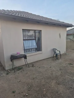 3bed 1 bath house for sale at Kyasands Randburg