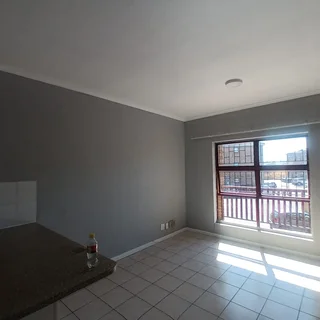 BRACKENFELL - 2 BEDROOM APARTMENT