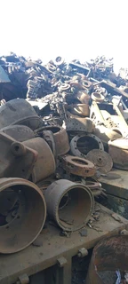 Skroot Staal en masjienerie. Ons kan sny, laai, en betaal. Groot vragte