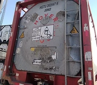 Skroot Staal en masjienerie. Ons kan sny, laai, en betaal. Groot vragte