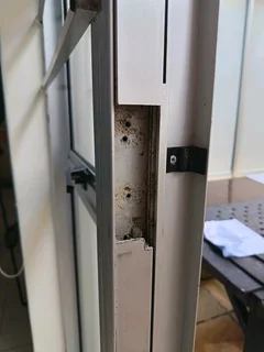 Overstrand, Hermanus. Home office repair, carpentry, steel works, tiling and Handyman