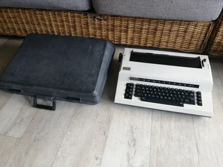 Nakajima Electronic typewriter (Great condition) R600 NEG