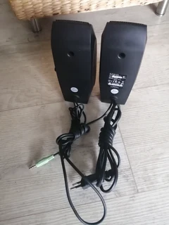 Logitech PC Speaker set (Great condition) R200