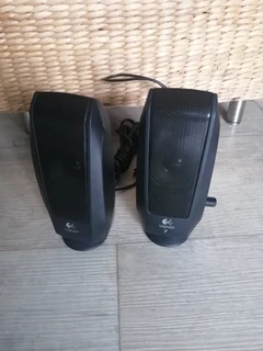 Logitech PC Speaker set (Great condition) R200