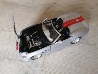 Burago SHelby Series 1 1999 1/18 Made in Italy R600