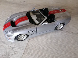 Burago SHelby Series 1 1999 1/18 Made in Italy R600