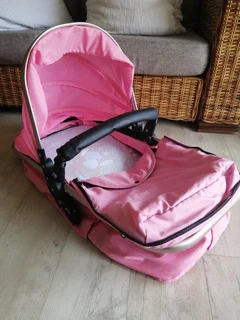 Baby carrier (Great condition) R350