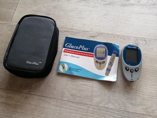 Gl*cuse meter in pouch R100