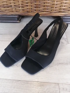 Ladies shoes UK 7 (NEW) R150