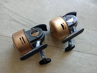 2x Vintage Crown Planet Fishing reels R200