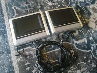 Pair of Car Headrest Screens R100