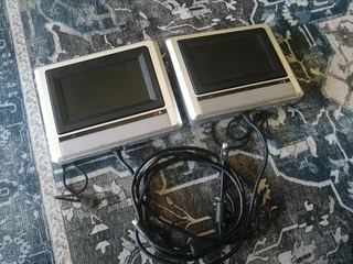 Pair of Car Headrest Screens R100