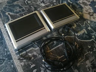 Pair of Car Headrest Screens R100