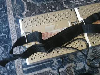 Pair of Car Headrest Screens R100