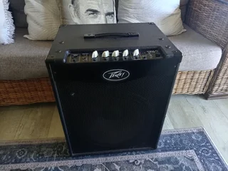 Peavey Max 115 300W Bass Combo Amplifier R5500 NEG