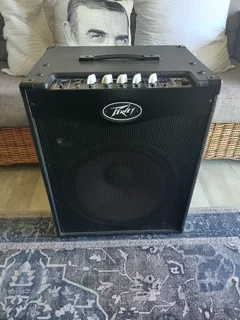 Peavey Max 115 300W Bass Combo Amplifier R5500 NEG