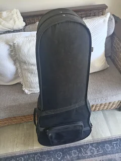 Acoustic Guitar Soft Case (Good Condition) R500 NEG