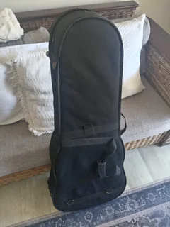 Acoustic Guitar Soft Case (Good Condition) R500 NEG