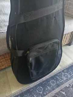 Acoustic Guitar Soft Case (Good Condition) R500 NEG