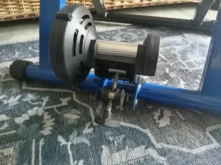 Fluid Cycling trainer (Great condition) R650 NEG