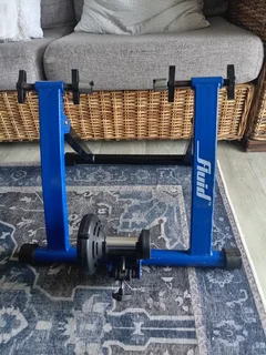 Fluid Cycling trainer (Great condition) R650 NEG