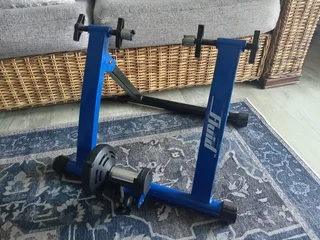 Fluid Cycling trainer (Great condition) R650 NEG