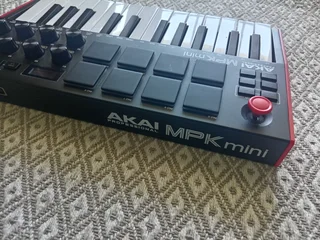 Akai MPK Mini 3 (Great condition) R1600 NEG