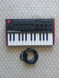 Akai MPK Mini 3 (Great condition) R1600 NEG