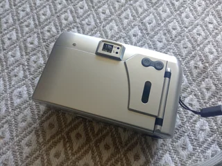 Ricoh R-ex 70z Film Camera (Mint condition) R500 NEG