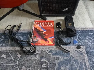 Cort X-2 &amp; Laney amp bundle (Fantastic condition) R3500 NEG