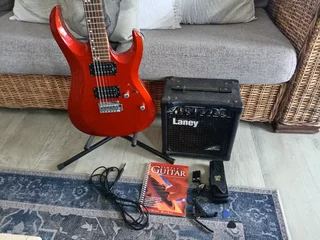 Cort X-2 &amp; Laney amp bundle (Fantastic condition) R3500 NEG