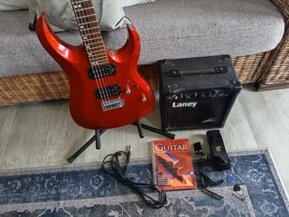 Cort X-2 &amp; Laney amp bundle (Fantastic condition) R3500 NEG