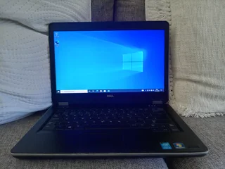 Dell laptop (READ AD) R600 NEG