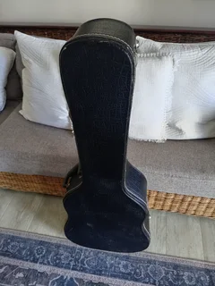 Classical guitar hardcase (Great condition) R900 NEG