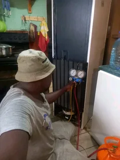 FRIDGES REPAIR AND REGAS ONSITE