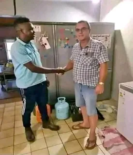 FRIDGES REPAIR AND REGAS ONSITE