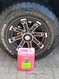 Car wash qaulity Tyre Polish and dash Treatment