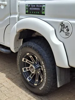 Car wash qaulity Tyre Polish and dash Treatment